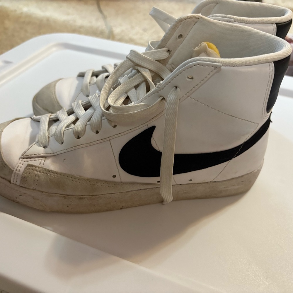 Nike White and Gray Sneakers